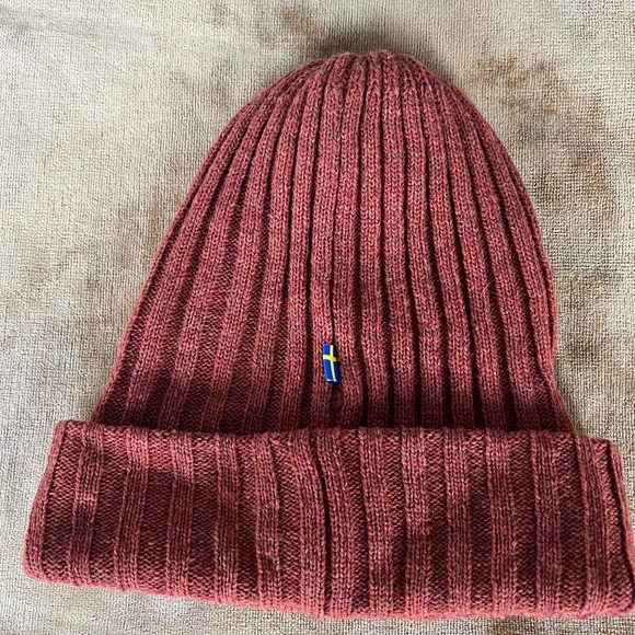 Fjall Raven Byron cuff tuque-like new - Picture 6 of 6